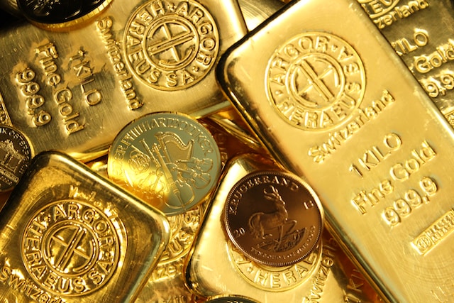 Gold Prices Rise Expecting Fed Rate Pause