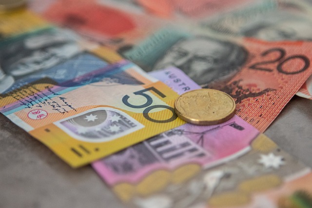 Aussie Caught in Tug-of-War Against Greenback