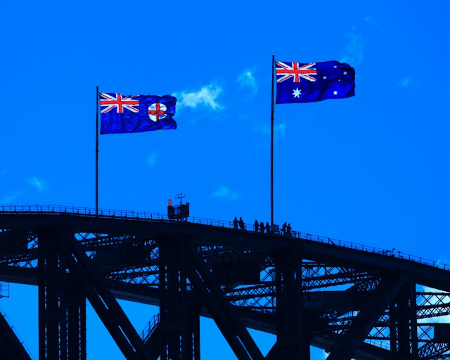 Aussie Rates on Hold - RBA Signals Tightrope Walk Ahead