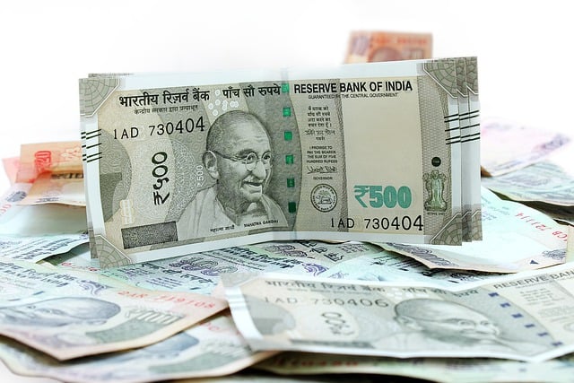 Indian Rupee Steady Amid Greenback Glimmer